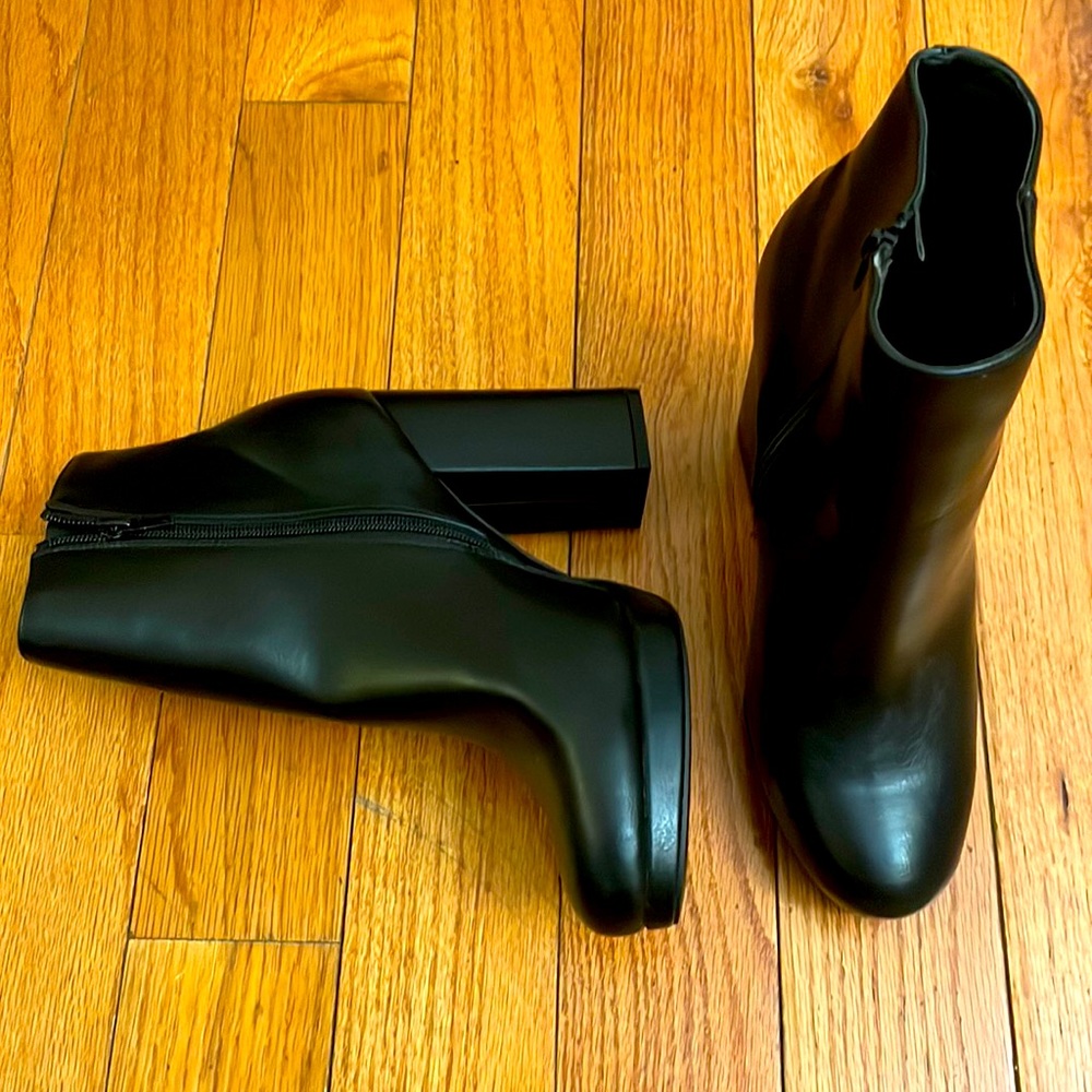 Heel Booties - Picture 3 of 6